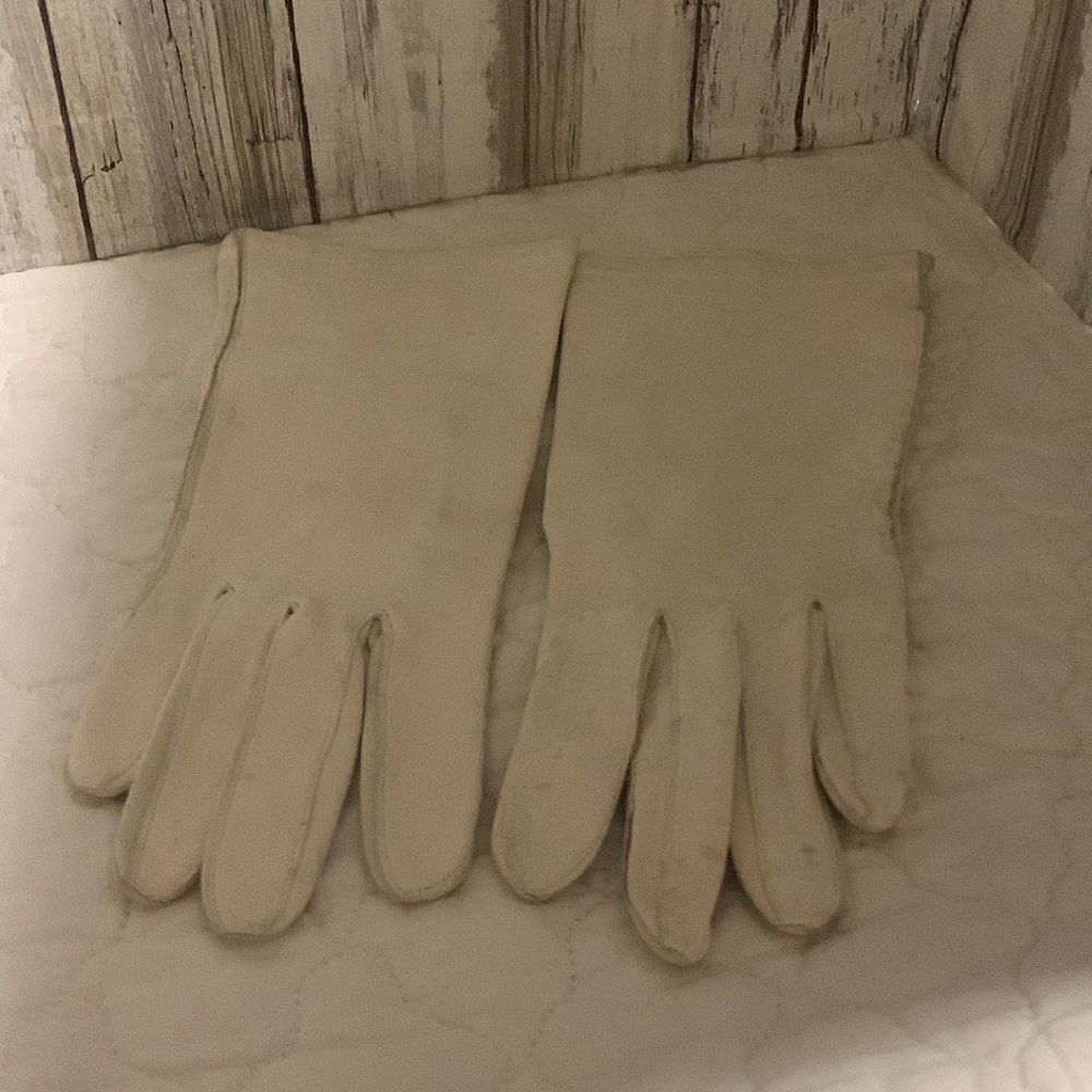Vintage White Kidskin Leather Gloves‎